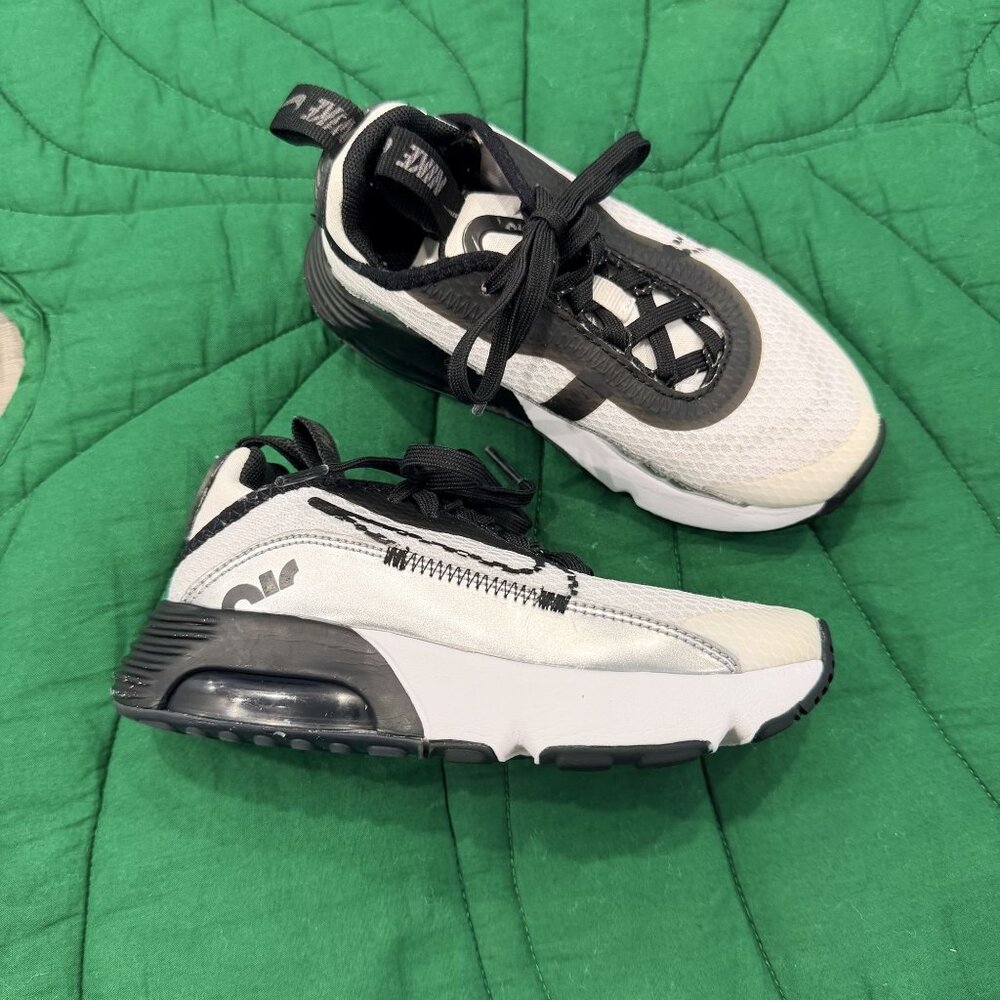 Nike Air Max 2090 SE Toddler 10.5C White Silver Black Sneakers Shoes